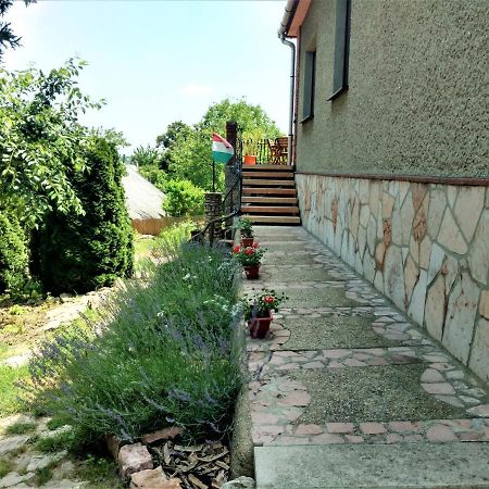 Panorama Apartman Mor Exterior photo
